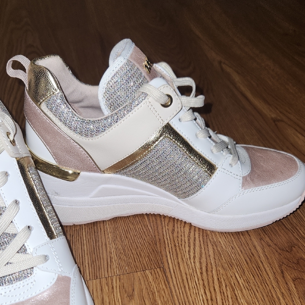 Michael Kors White With Blush & Gold Glitter Sneakers, Size 6.5M - Picture 7 of 11